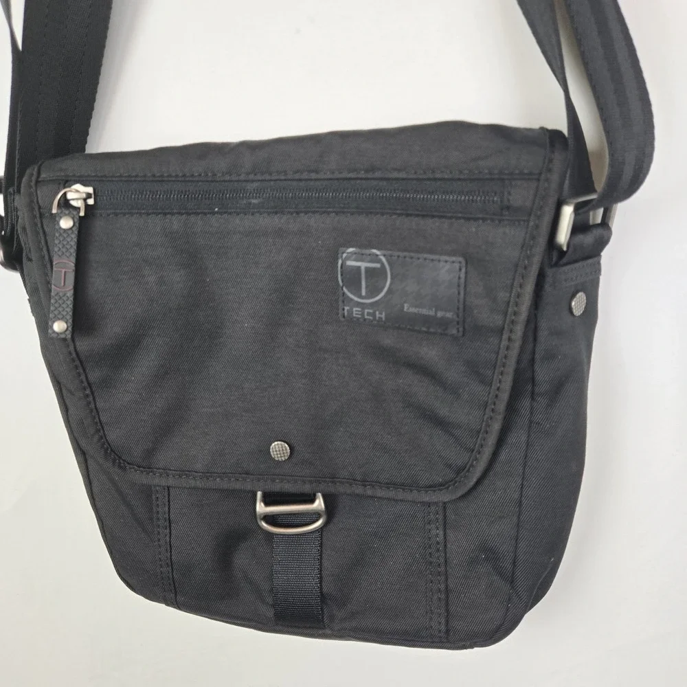 Tumi T-Tech Essential Gear Crossbody Strap Bag In Black Unisex Travel